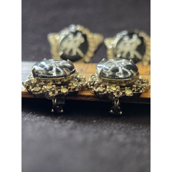 Charming 50s/ 60's square Dancing Couple Clip-On Earrings & Matching Collar Tips - Picture 8 of 11